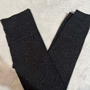 Spanx Look At Me Now Seamless Leggings in Black Cheetah